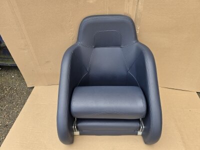 Vetus stuurstoel Queen navy Showmodel